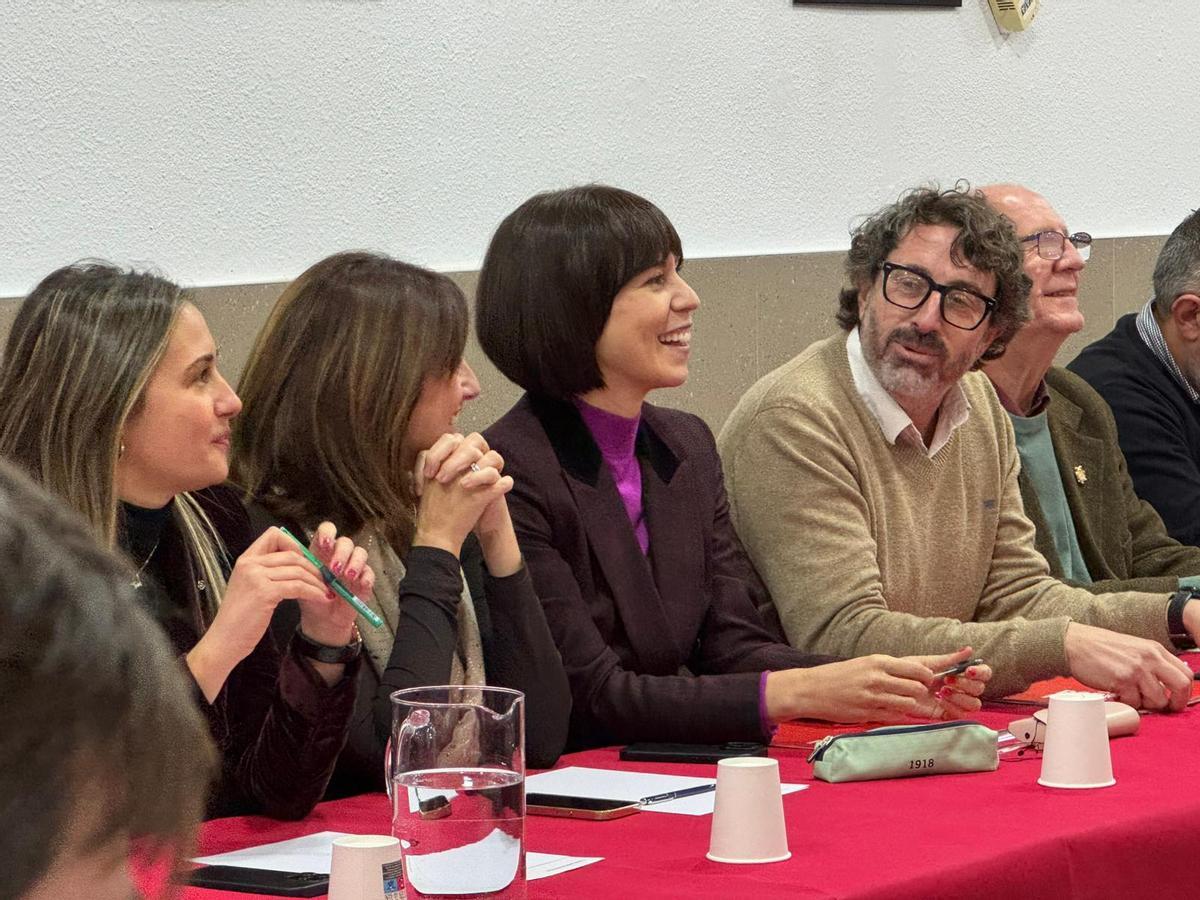 Diana Morant preside la reunión de la ejecutiva del PSPV en Paiporta, este jueves.