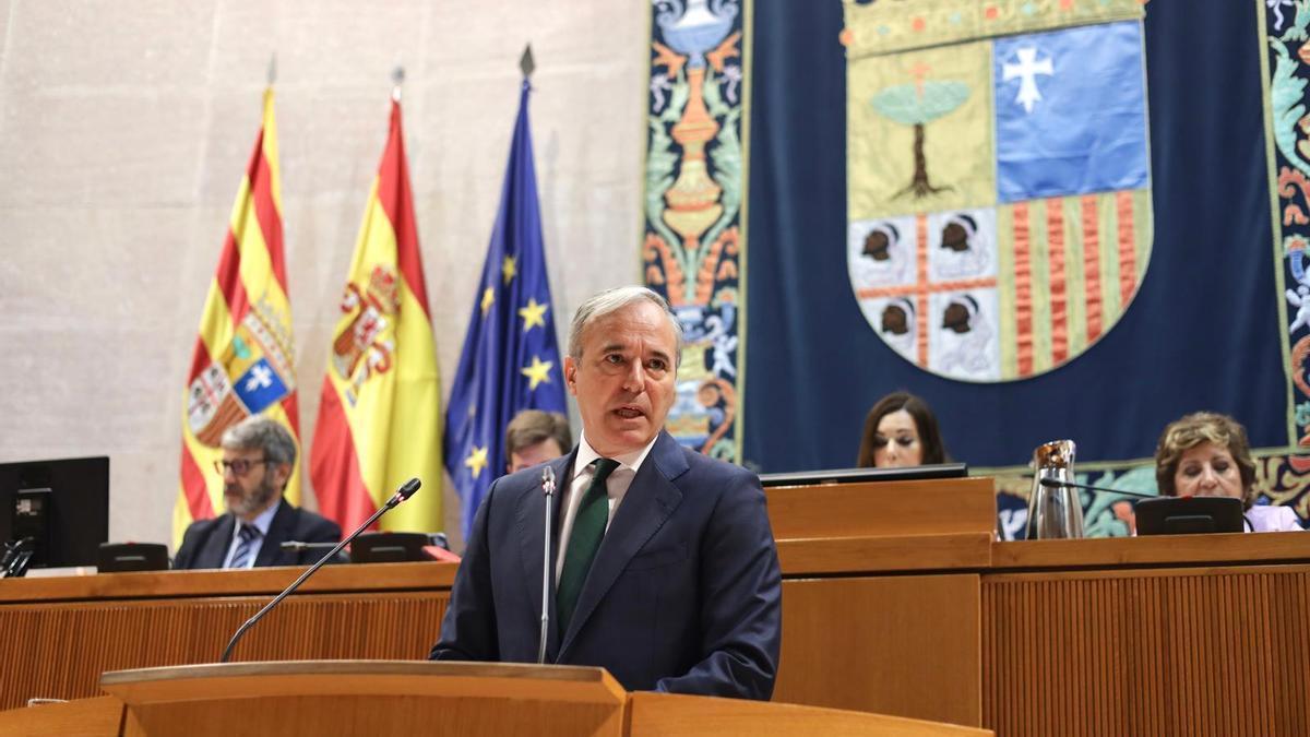 El presidente de Aragón, Jorge Azcón, este jueves en el pleno.
