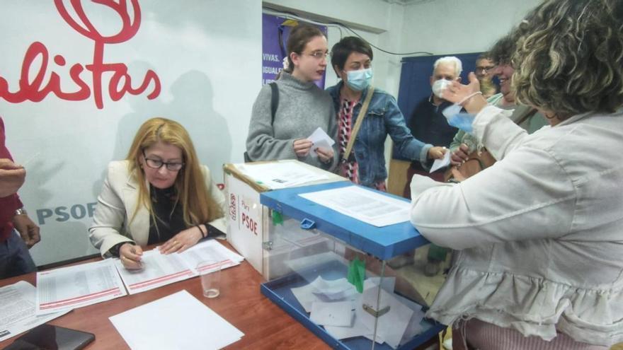 Andrés Navarro revalida su liderazgo en el PSOE de Torrevieja con una participación de 40 militantes