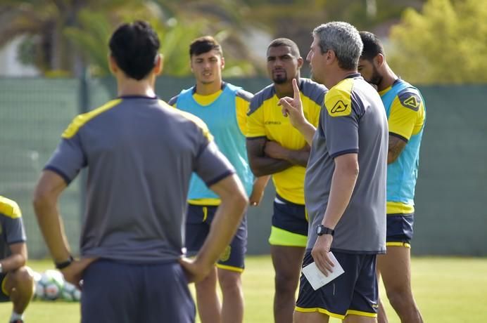 Entrenamiento de la UD en el campo de futbol del ...