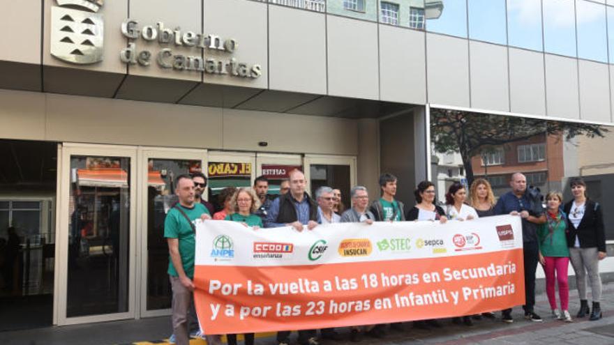 Imagen de una de las movilizaciones de docentes para recuperar las 18 horas lectivas en Secundaria, algo que lograron.