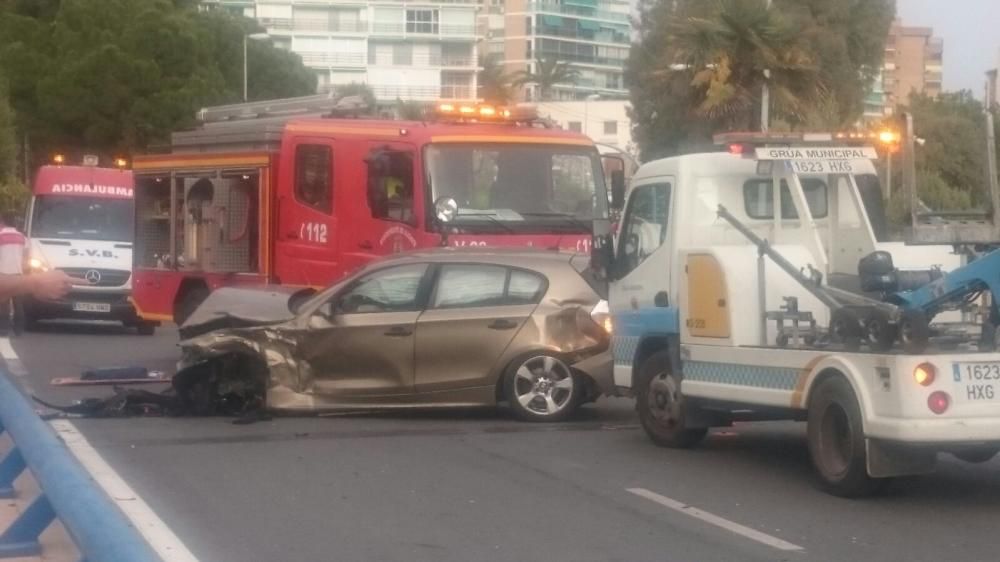 Cuatro heridos en una colisión de dos coches en la Albufereta