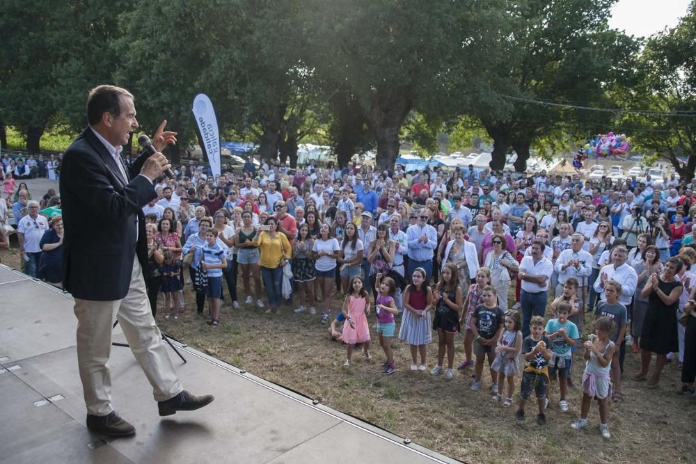 El alcalde de Vigo ofreció su pregón en una fiesta que sumó 8.000 comensales, mientras que las xoubas y el maíz fueron los protagonistas de las 37 propuestas del concurso.