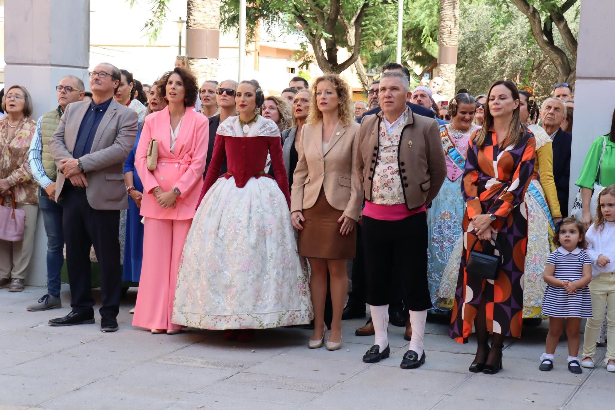 María Estela, la corte, Quart y Xirivella honran a la senyera más viajera de las Fallas