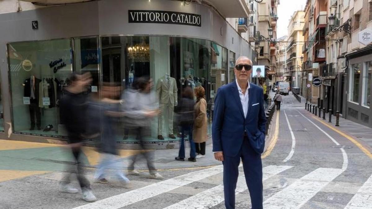 Vittorio Cataldo, en su última tienda en Alicante.