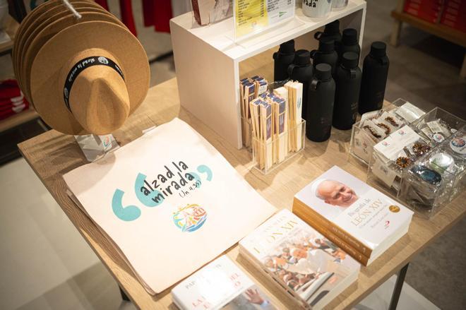 Productos oficiales de la visita del papa en El Corte Inglés