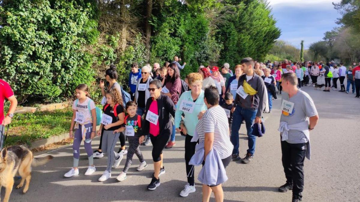 Participantes en la marcha de ayer. | T. C.