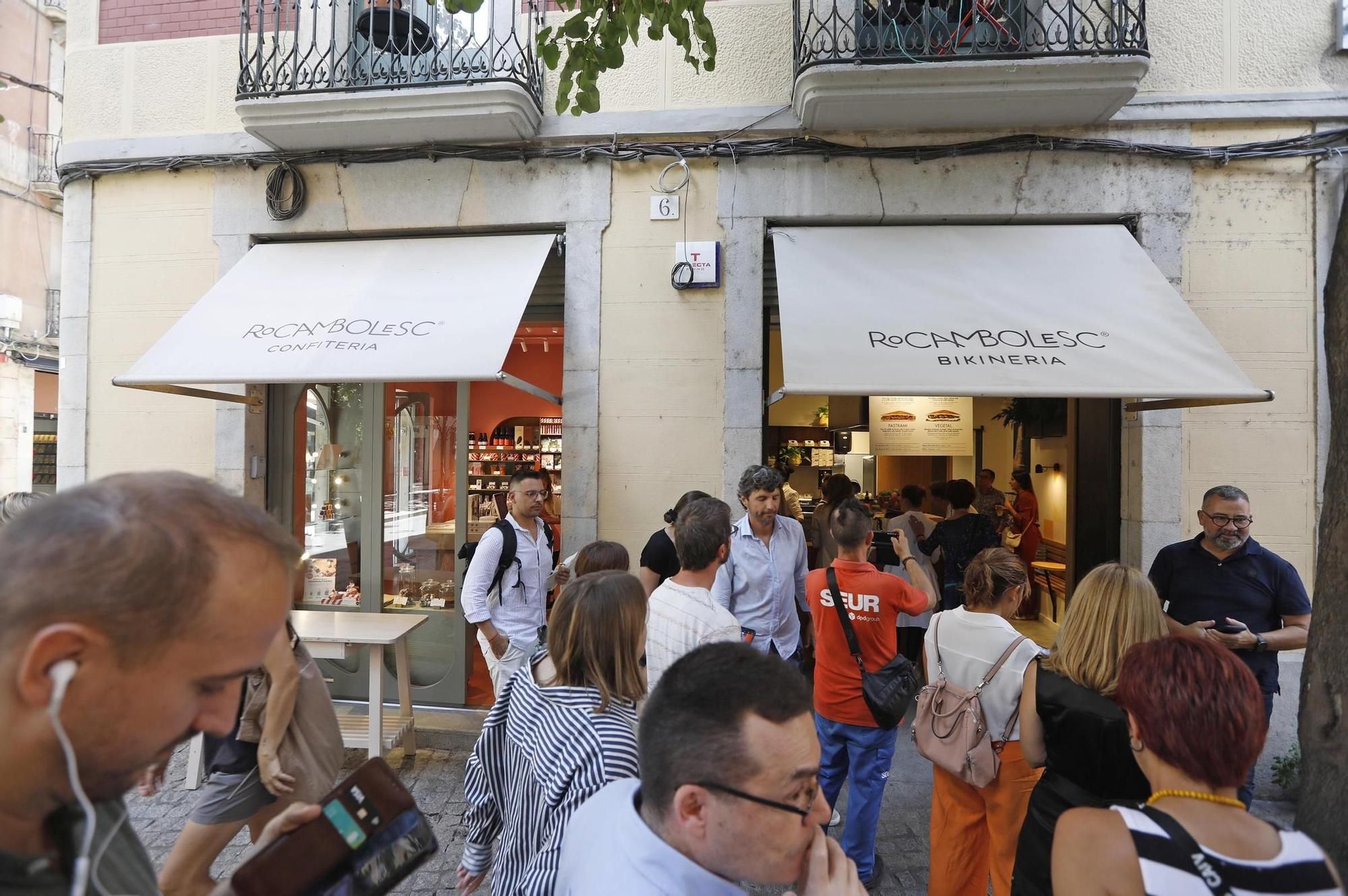 Inauguració de la biquineria dels Germans Roca, la Rocambolesc Bikineria