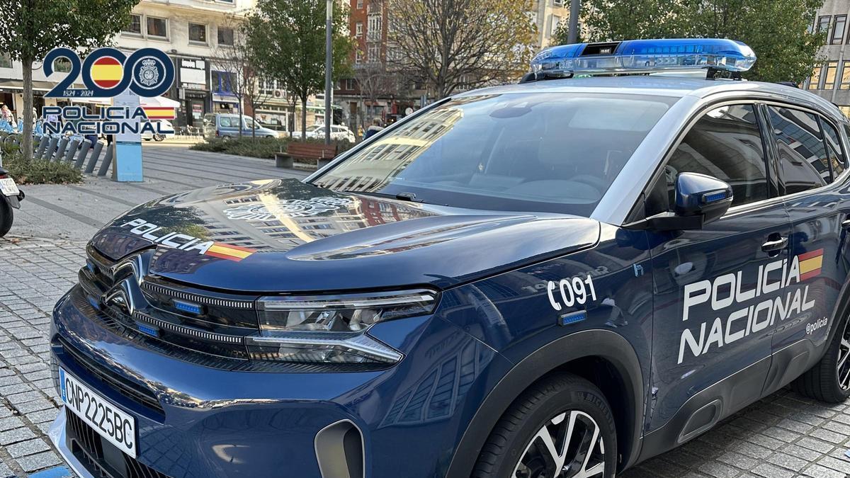 Archivo - Imagen de archivo de un vehículo de la Policía Nacional
