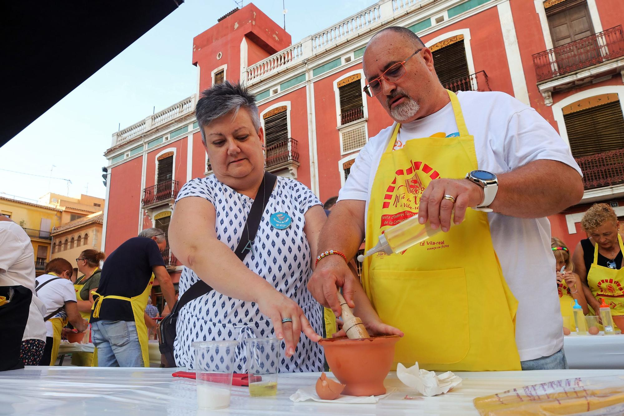 Encuentro para elaborar 'allioli' en las fiestas de Vila-real