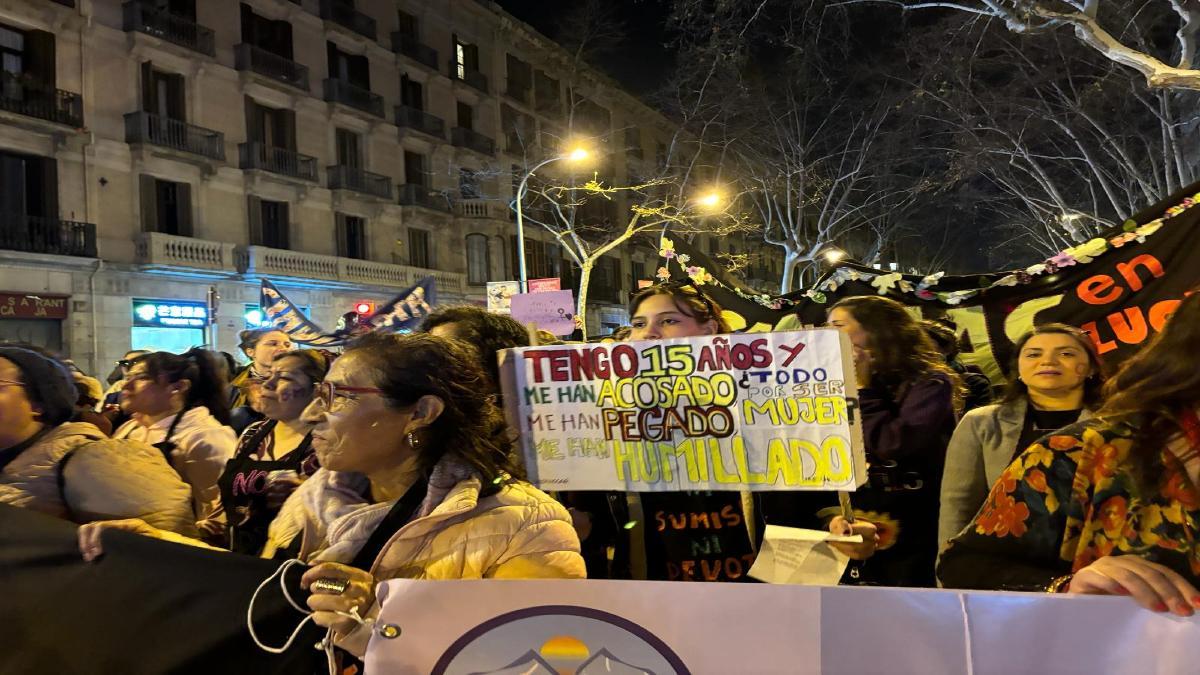 Mujeres en la manifestación 8-M | Fotografía de Sandra Artuñedo