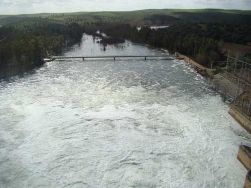 Los grandes embalses extremeños sueltan agua