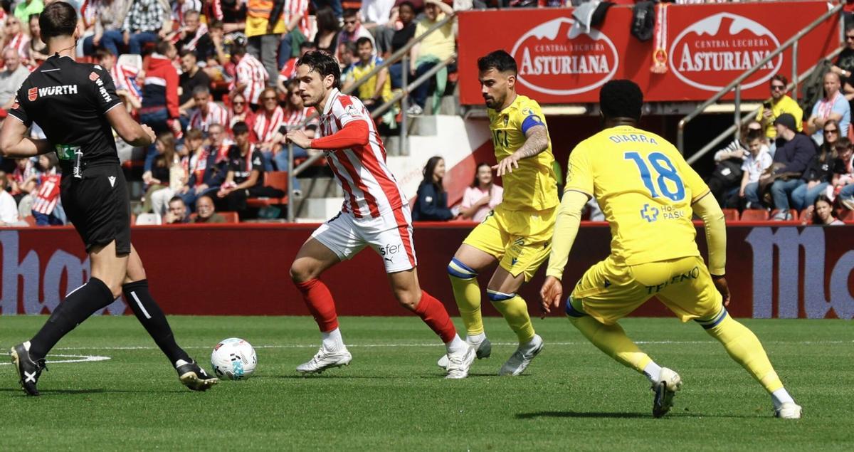 EN IMÁGENES: Victoria del Sporting frente al Cádiz en El Molinón