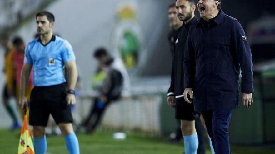 El Racing de Santander, otro equipo que mueve el banquillo