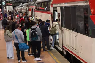 El PP de Ayuso aprovecha la debilidad de la ministra de Transportes y se vuelca en sus exigencias para los Cercanías de Madrid