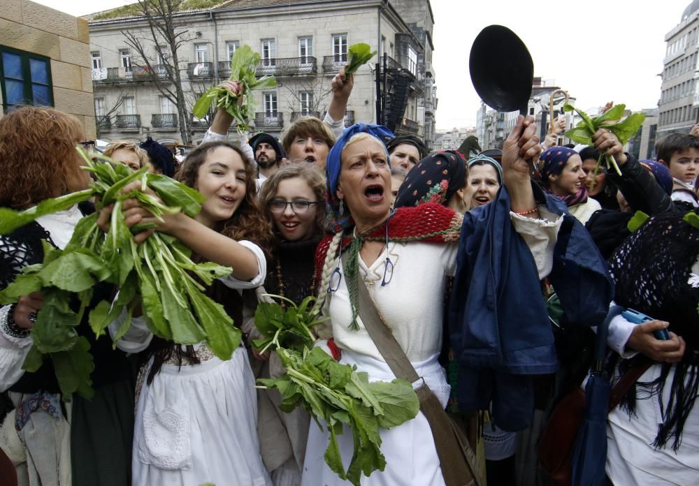 El casco vello acoge la recreación de la gesta histórica ocurrida en 1809 ante un valeroso público que desafió a la persistente lluvia y el viento