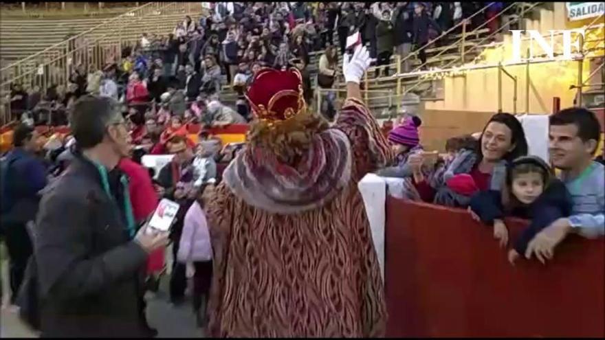 Los Reyes Magos llegan a la Plaza de toros de Alicante