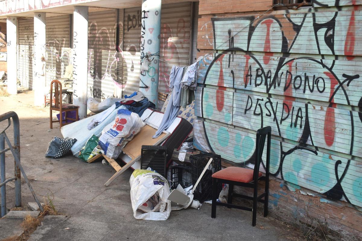 Galería | Así se encuentra el edificio abandonado de Antonio Reyes Huertas en Cáceres