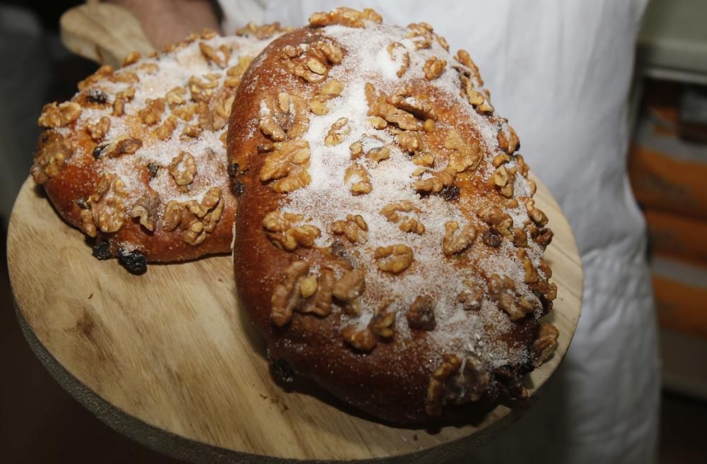 Forn de Vicent García. Primer premio de escaparate y torta de pasas y nueces.