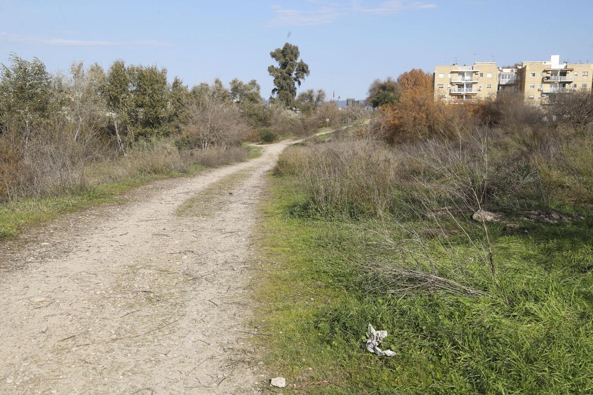 Córdoba Camino del río Guadalquivir junto al Cordel de Écija