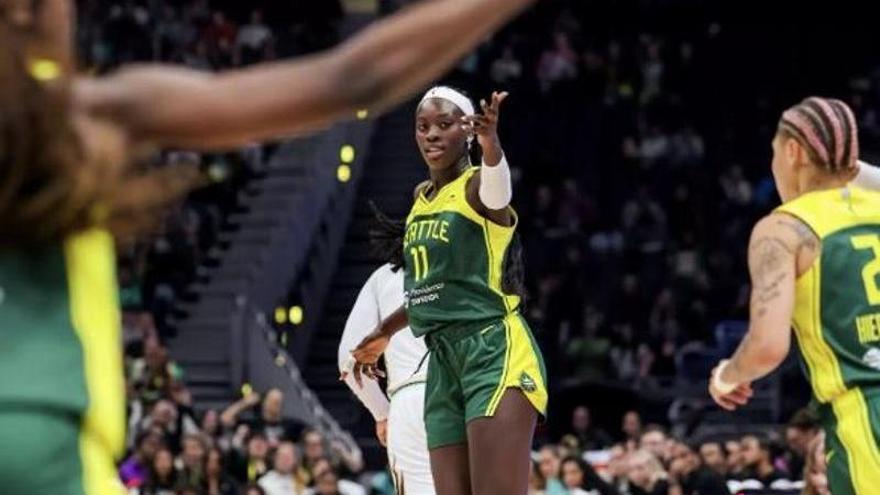 Awa Fam consigue su primer doble-doble en la WNBA