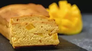 El bizcocho de mango bajo en calorías que se puede hacer sin horno: sencillo, sin harina y en pocos minutos