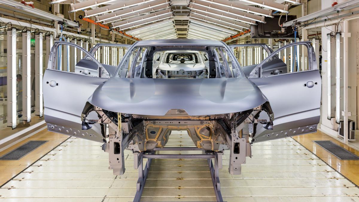 Renault, İspanya'daki yeni sanayi planını toplu sözleşmeye bağladı