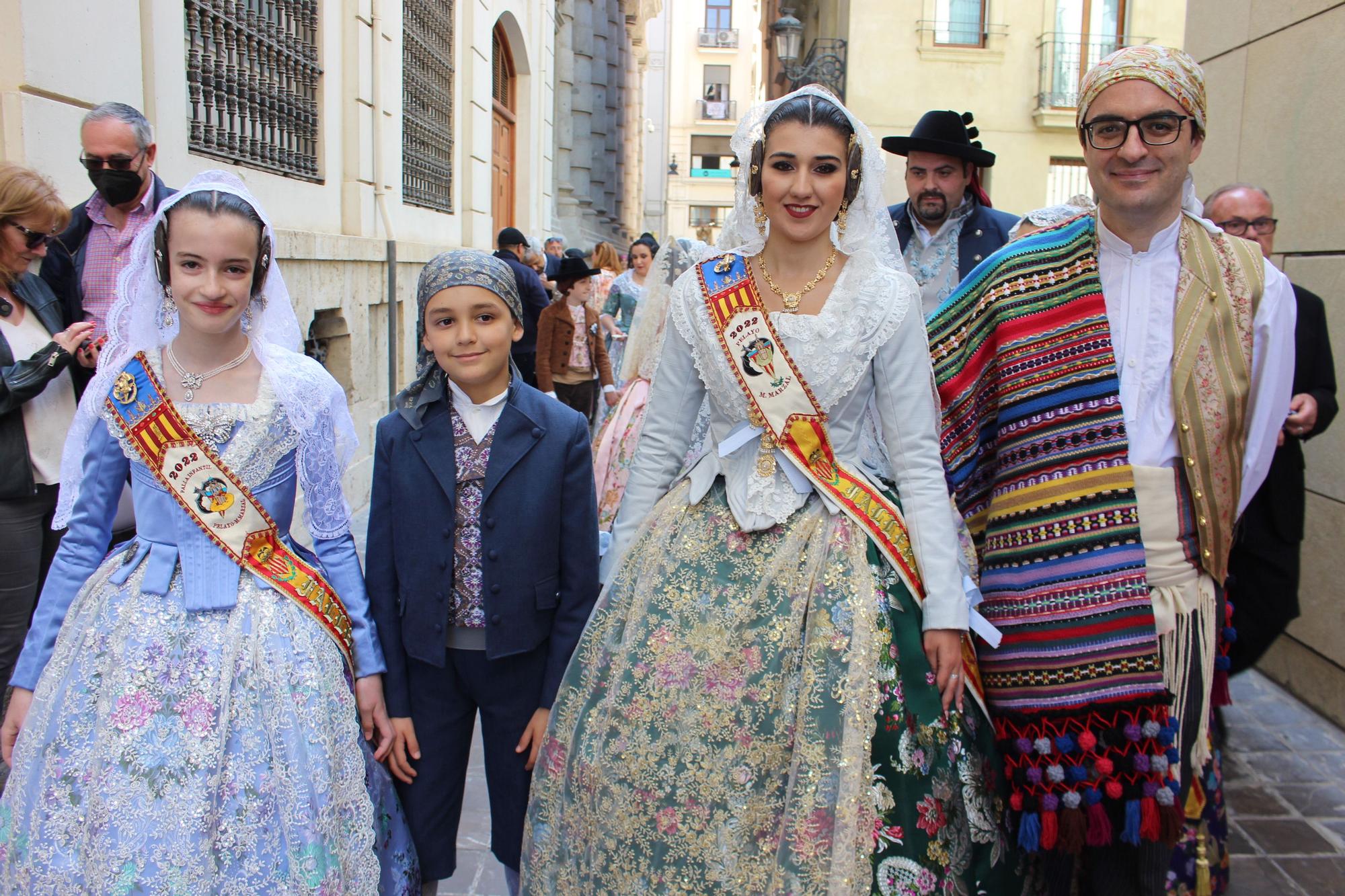 El desfile de falleras mayores en la Ofrenda a San Vicente Ferrer