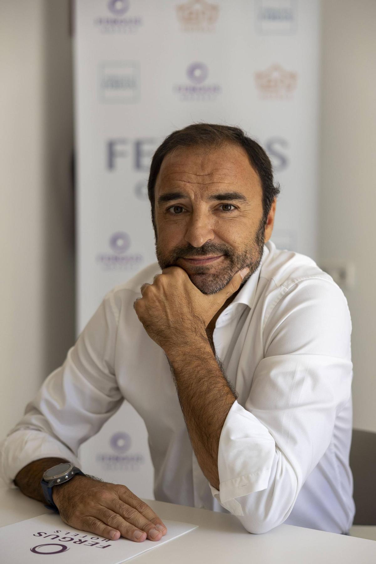 "Somos una empresa altísimamente profesionalizada. Yo no tengo en las áreas directivas a familiares míos", afirma el hotelero.