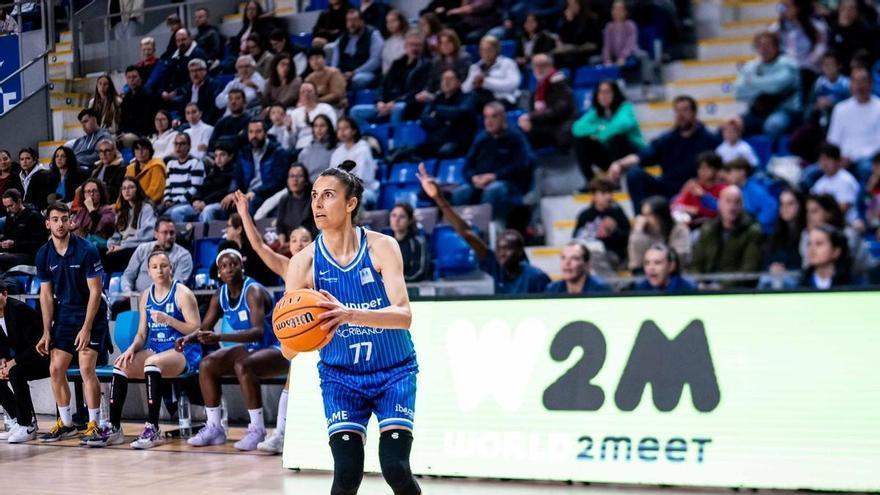 Alba Torrens renueva con el Azulmarino Mallorca