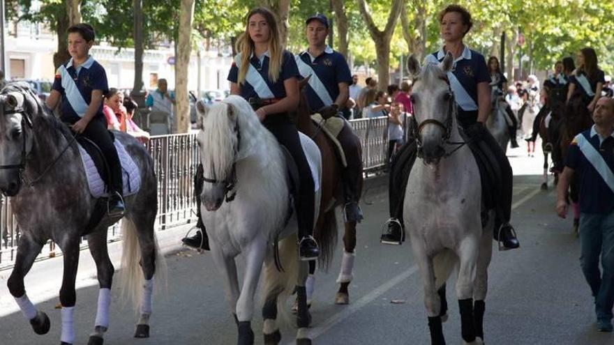 La romería de los Caballos del Vino abre las fiestas