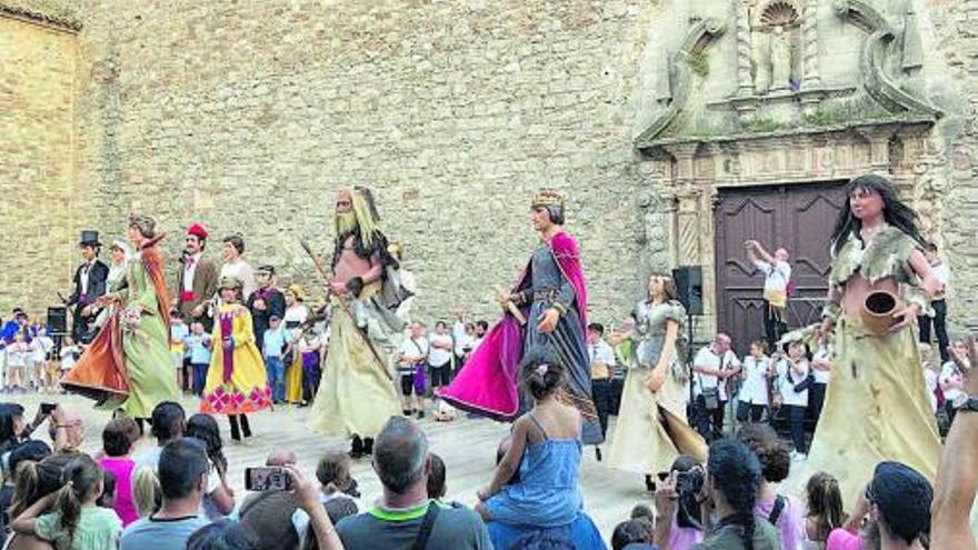 Els Geganters de Moià celebren 40 anys amb una trobada d’una dotzena de colles | AJUNTAMENT DE MOIÀ