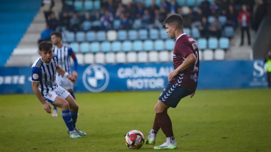 El Pontevedra trae una sufrida victoria de Torrelavega (1-2)