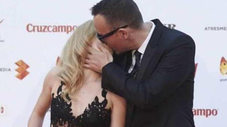 Carla Nieto y Risto Mejide: el beso de todos los besos.