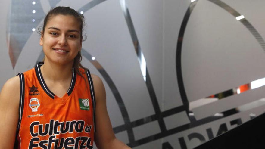 Esther Díaz lleva 106 partidos con el Valencia Basket.