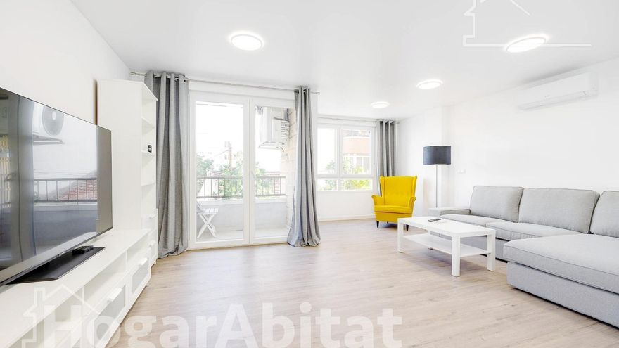 Oferta en Torrevieja: piso con terraza a 200 metros de la playa por menos de 200.000 euros