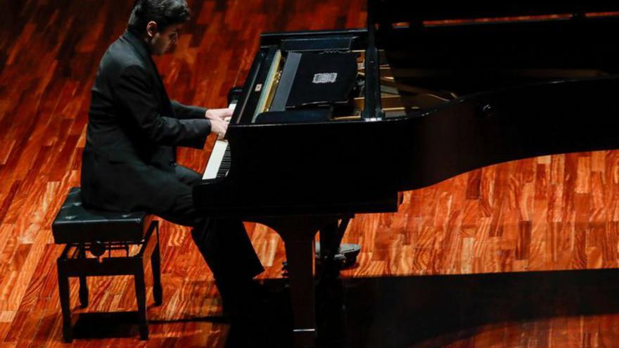 El concierto de la Filarmónica avilesina ayer. | R. SOLÍS