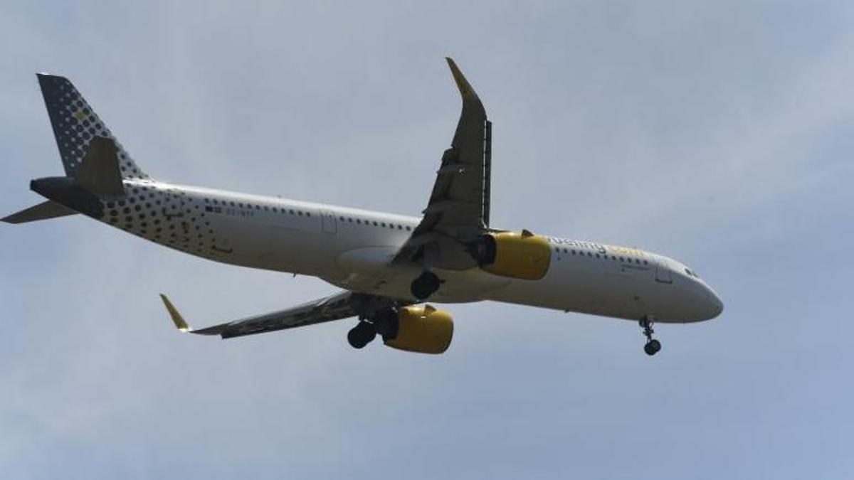 Segundo día consecutivo de desvíos en el aeropuerto de Alvedro