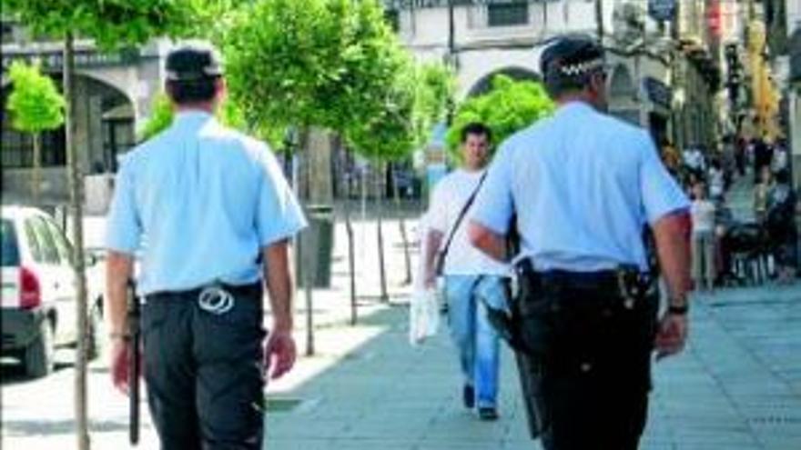 Agentes falsos de la policía piden dinero a cambio de publicidad