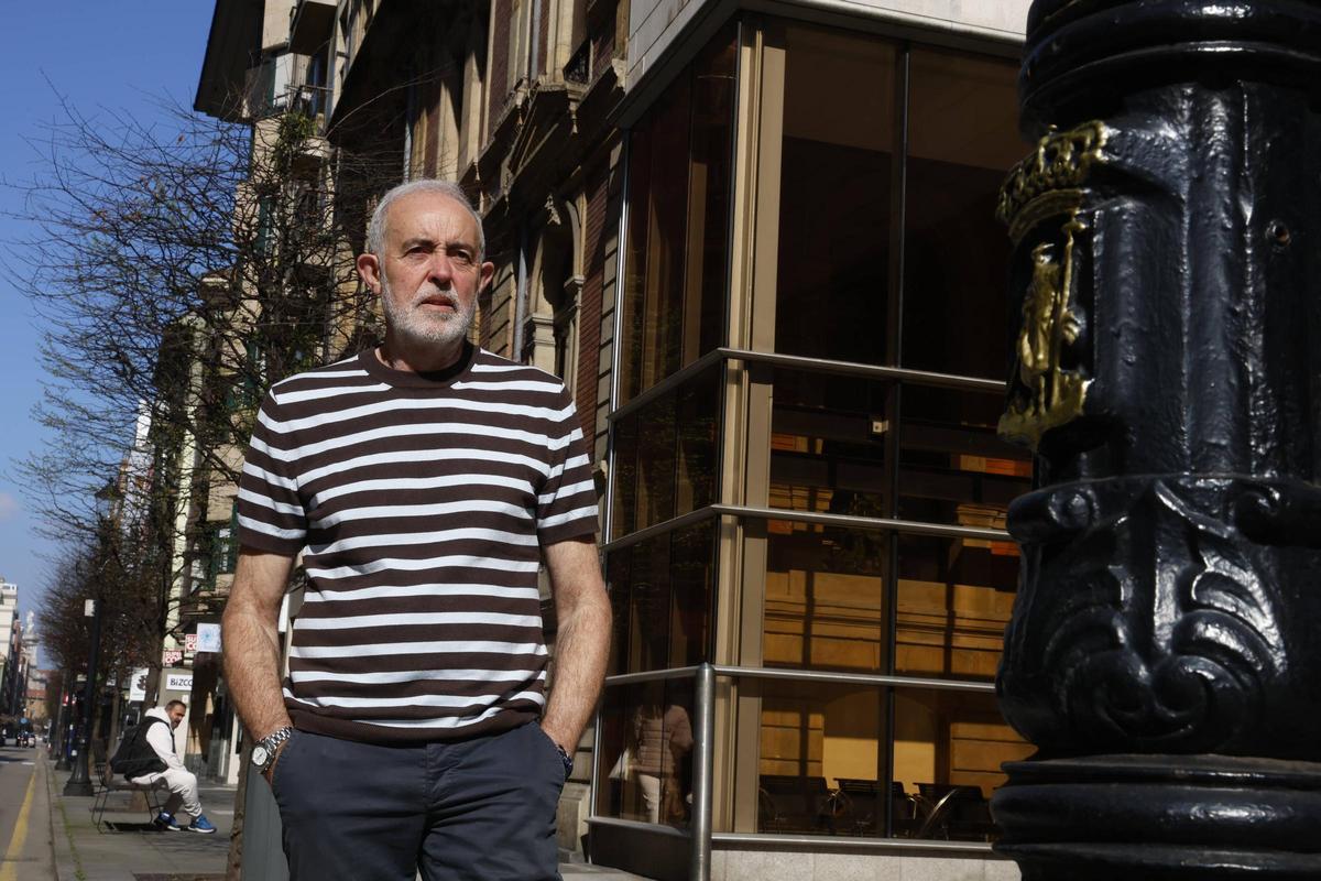 Manuel Cañete, en la calle Uría.