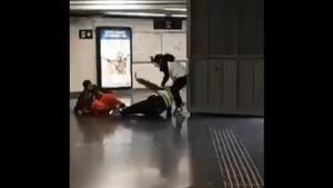 Agressió a un vigilant de Renfe a l’estació de la Sagrera de Barcelona | Vídeo