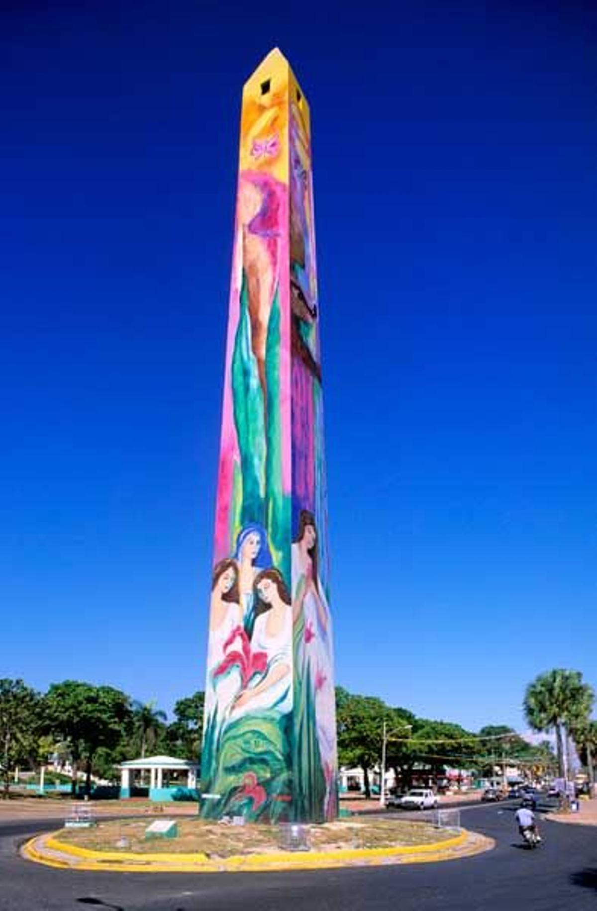 Obelisco Macho u Obelisco del malecón