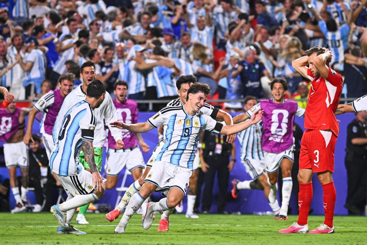 Julián Álvarez celebra el gol de Argentina que tumba a Suiza en la prórroga de los cuartos de final del Mundial 2026