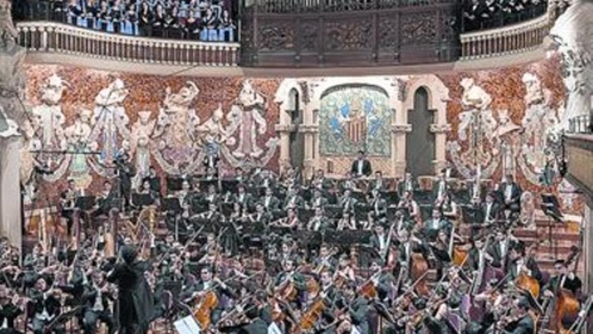 Dudamel, al frente de la Sinfónica Simón Bolívar, en el Palau.