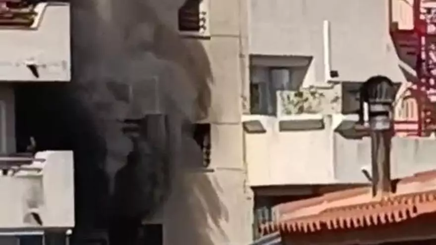 Tres heridos y vecinos atrapados en un incendio en Altorreal