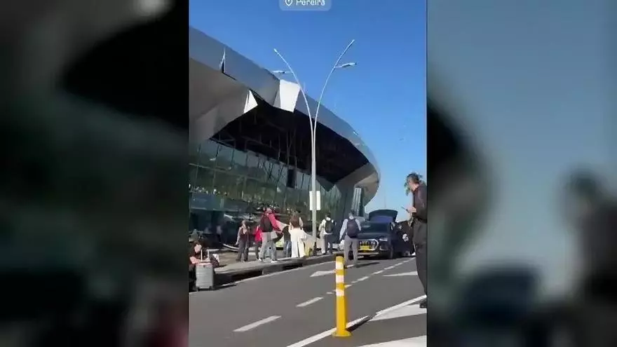 Pánico en el Aeropuerto de Pereira (Colombia) durante el terremoto