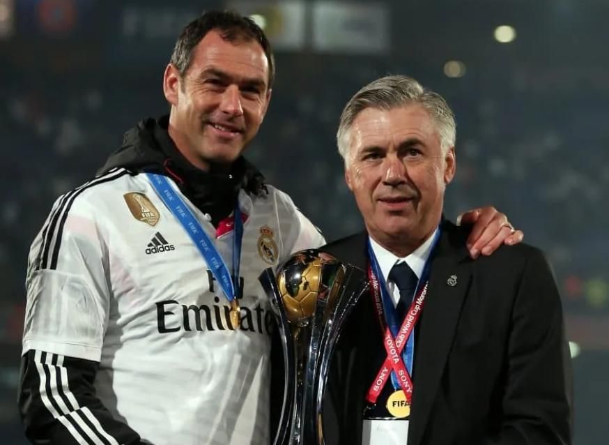 Paul Clement y Carlo Ancelotti celebran un título del Real Madrid.