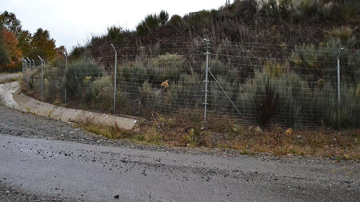 Una de las cunetas del AVE enfocadas hacia uno de los viales de Sandín. | A. S.