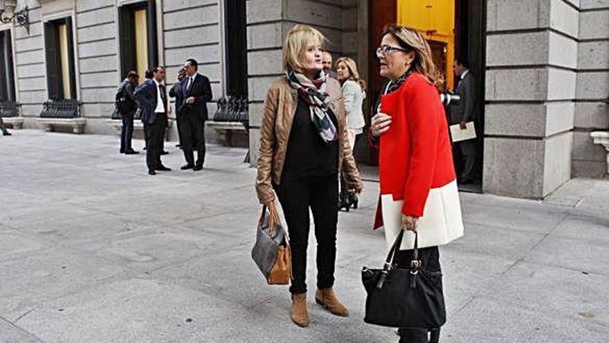 Mar Rominguera y Mayte Martín Pozo, a la salida del Congreso, en una imagen de archivo.