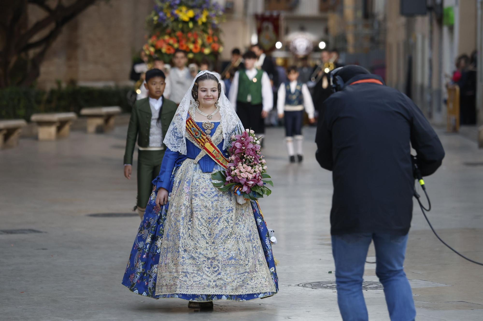 Ofrenda 2023 | Falleras Mayores e Infantiles de comisiones del 17 de Marzo (I)